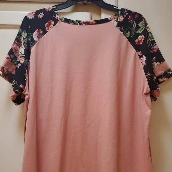 SHEIN Women's Short-sleeved Floral Print T-shirt - Picture 7 of 10